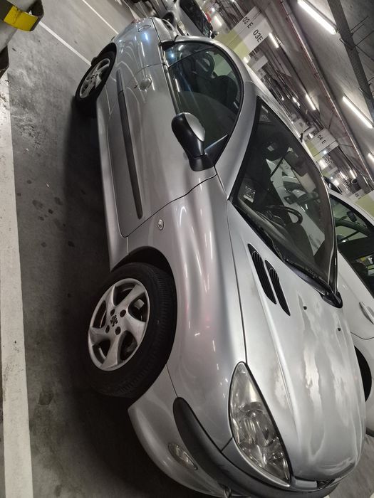 Peugeot 206 CC 1.6 GPL – Económico e Full