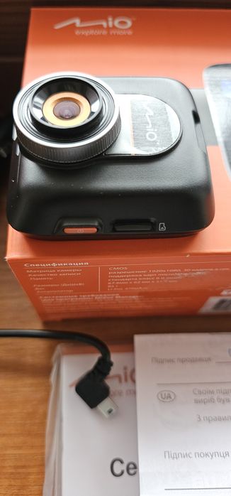 Продам видеорегистратор MiVue 358