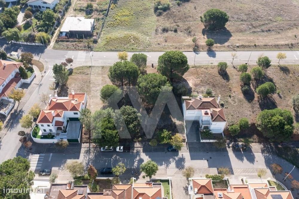 Vende-se Terreno Urbano no Entroncamento