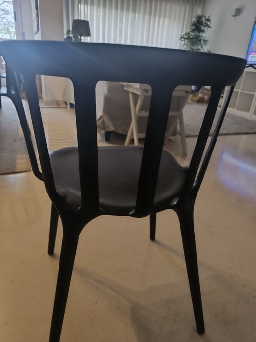 Cadeira preta IKEA PS 2012