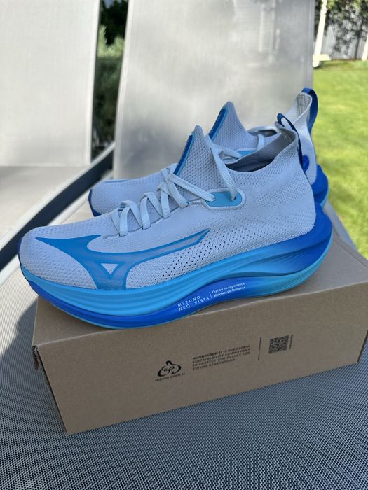 Buty biegowe Mizuno Neo Vista - damskie