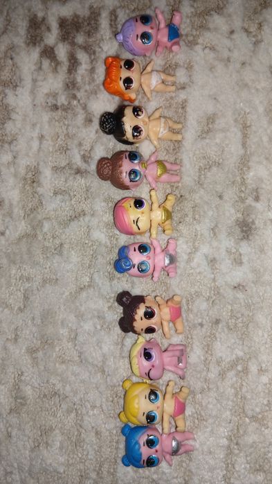 Ляльки LOL та аксесуари.