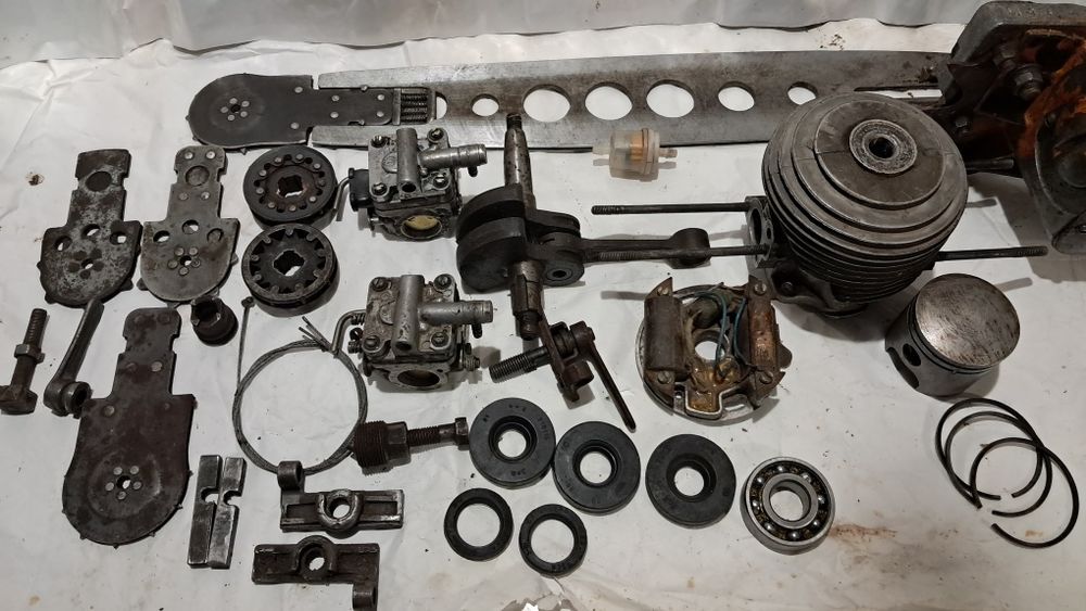 Продам бензопилу Урал на запчастини.