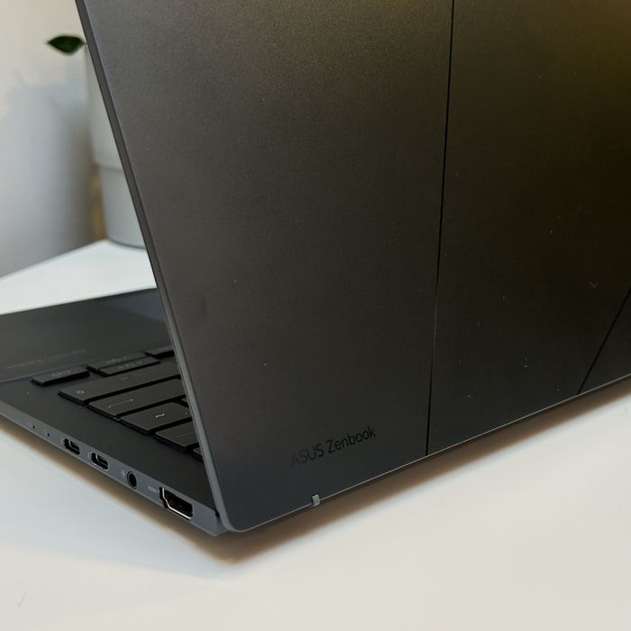 ASUS Zenbook UX3405M – Como novo | Ainda na garantia