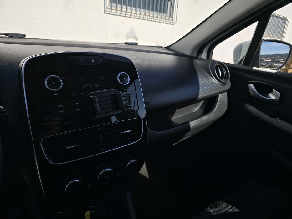 Renault Clio IV 1.5 DCI Zen 2018 5 Lugares Nacional Poucos Kms Como Novo