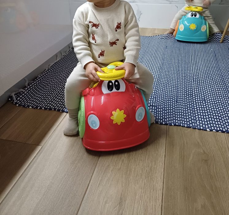 Carro de brincar em AZUL