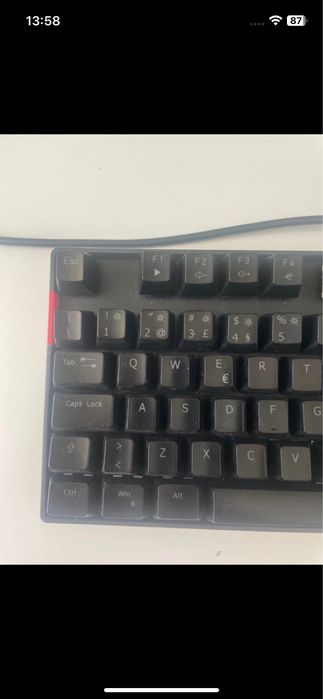 Teclado mecanico com teclas luminosas ( c/ personalizacão )