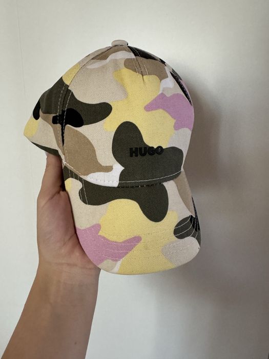 Класна кепка від HUGO