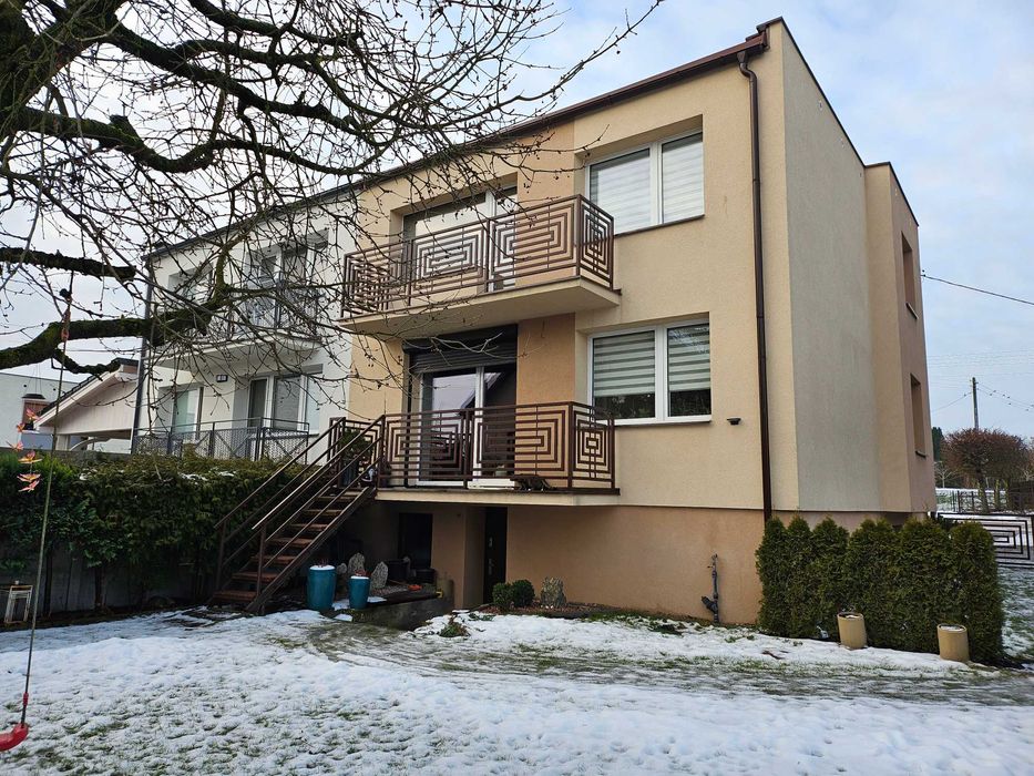 Sprzedam dom w zabudowie bliźniaczej w Złotowie.