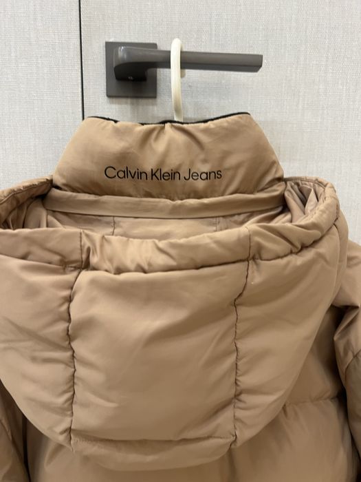 Срочно продам .Пуховик Calvin Klein размер XL, , Оригінал.