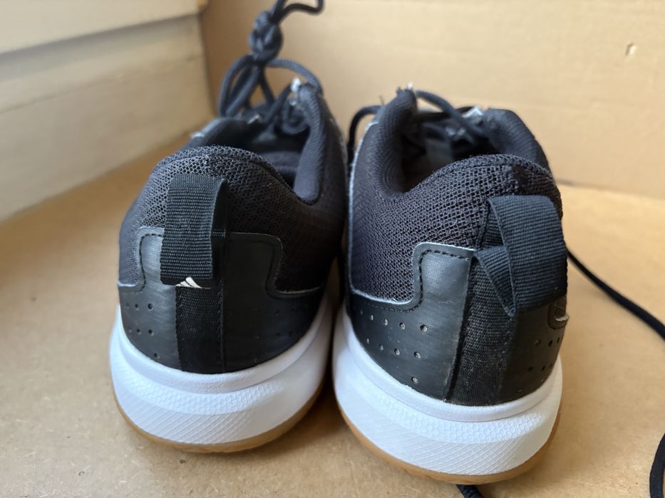 Buty halowe Adidas Ligra 7, rozmiar 42 i 2/3