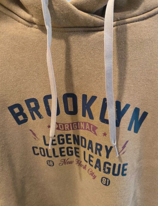 Vendo camisola de capucho