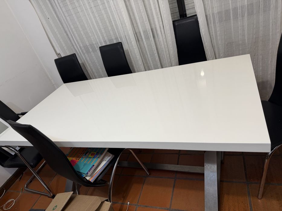 Mesa de sala de jantar