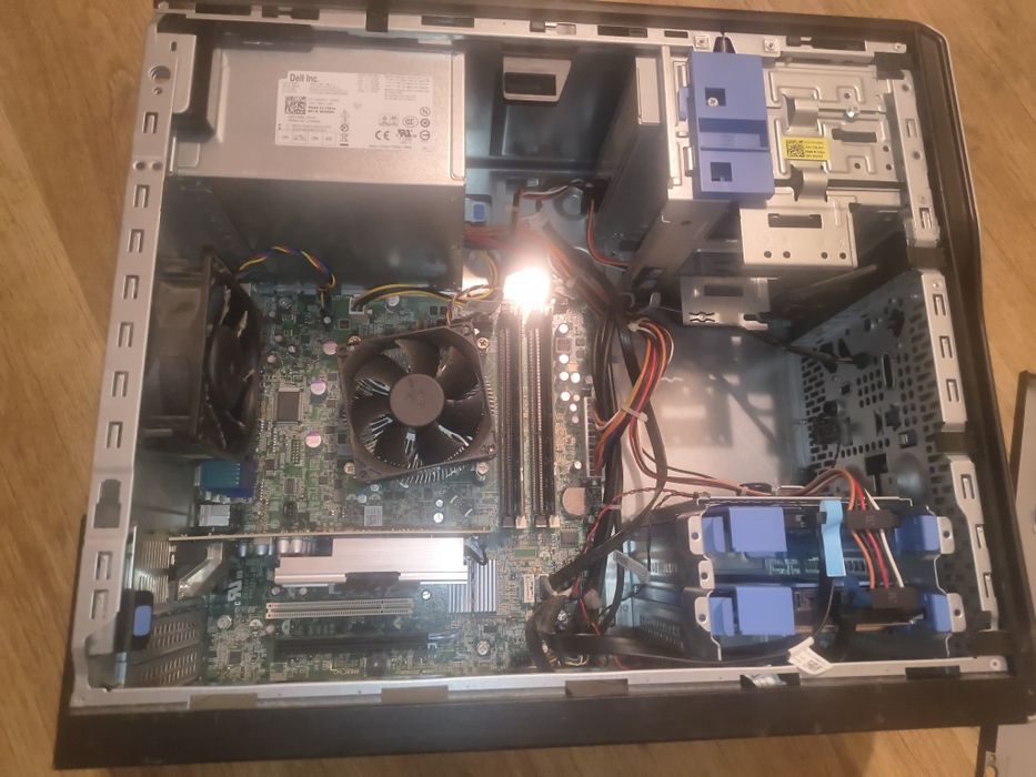Komputer Dell T1600