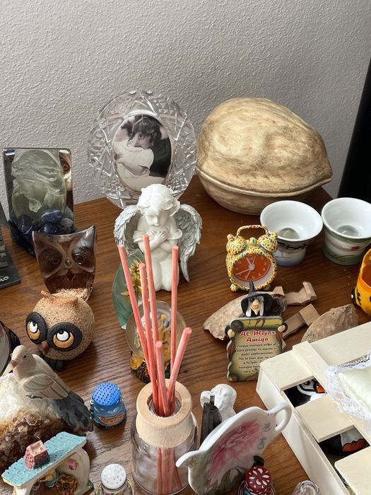 Various trinkets64286364451842126