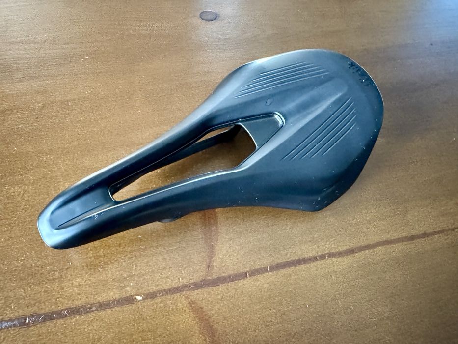 Selim Fizik Argo Vento R1 Carbon |140mm - como novo