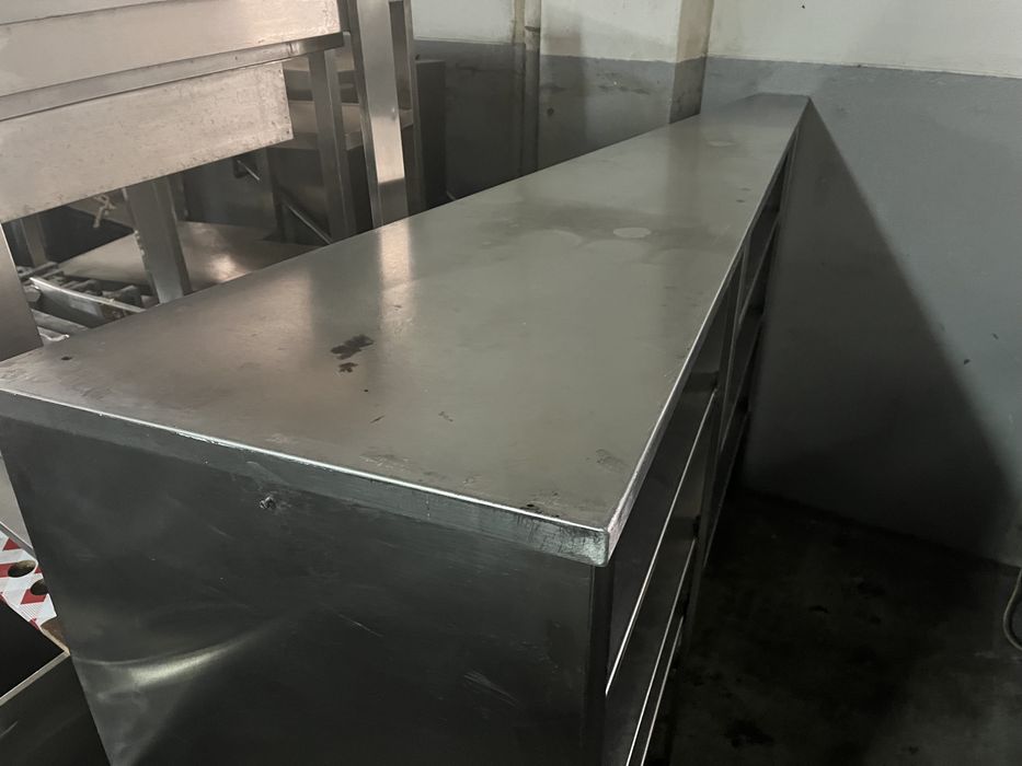 Escaparate Móvel em inox com 2.20mt