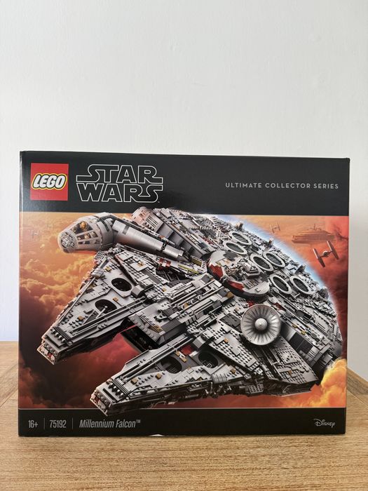 LEGO Star Wars: Millennium Falcon - 75192 SELADO
