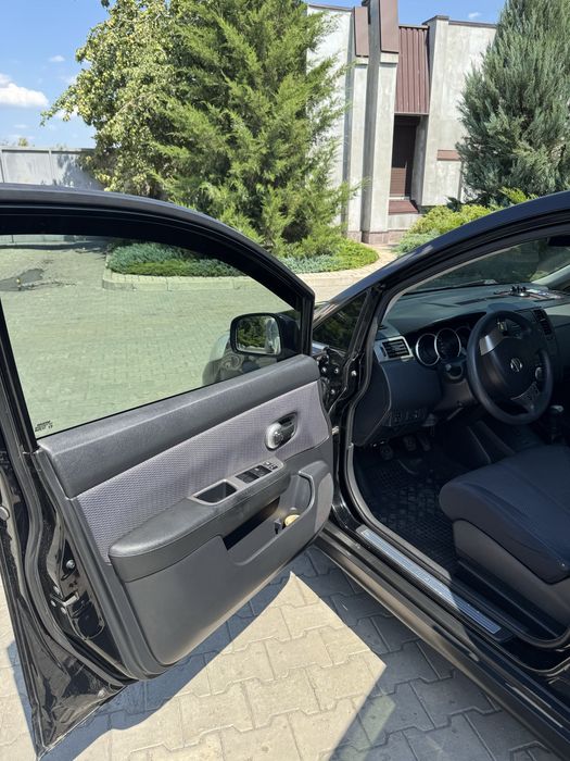 Ниссан тиида, Nissan tiida 2008