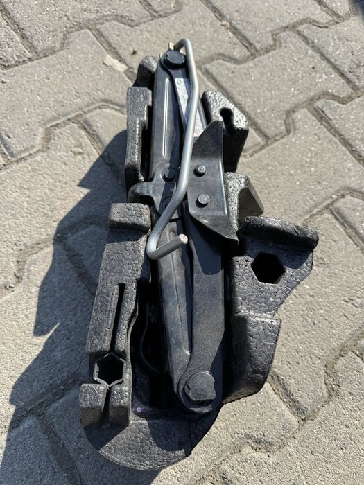 Комплект Домкрат Крюк Ключ комплект Рено Меган 3