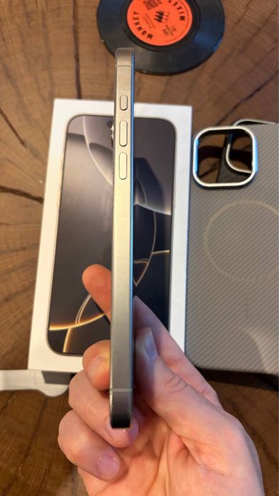 Iphone 16 pro Max 256gb (e-sim)
