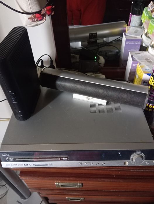 Som da sanyo com 4 coluna de som com  subway funcionando perfeito