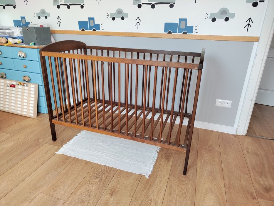 Łóżeczko niemowlęce plus materac