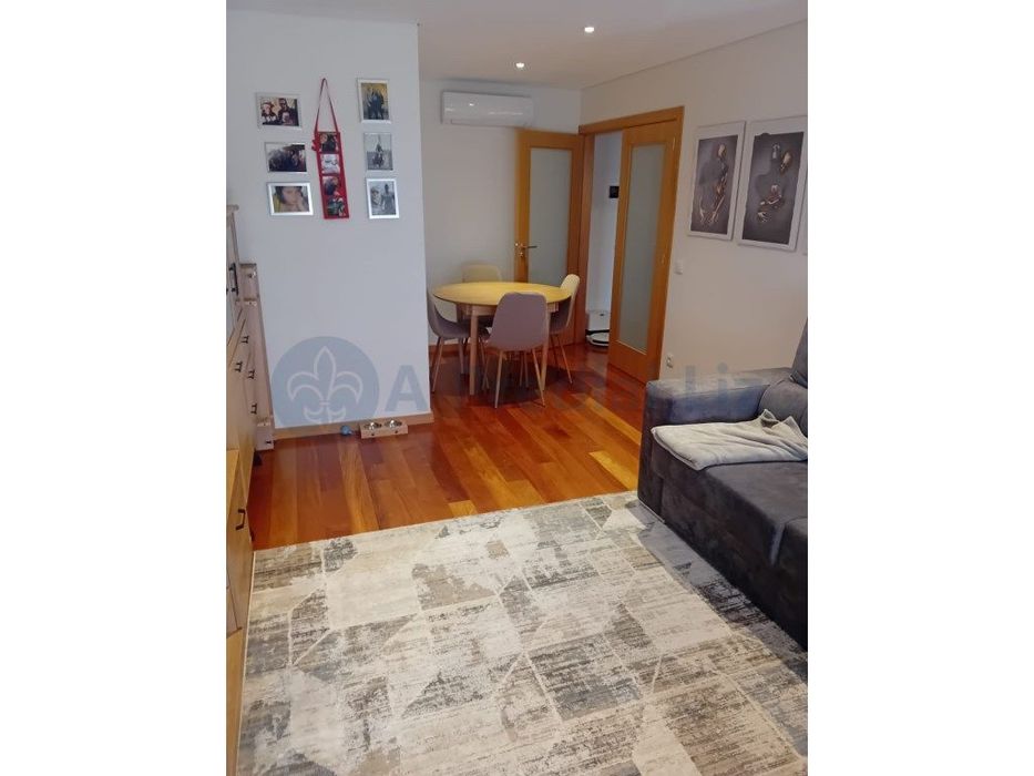 Apartamento T1 - p/ arrendar - Leça da Palmeira