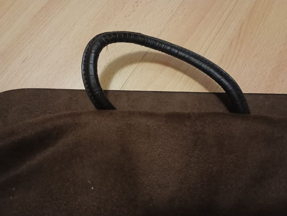 Mesa de colo em pele para portatil