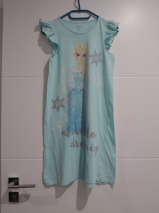 Piękna piżama FROZEN Kraina Lodu ELSA 140 cm.