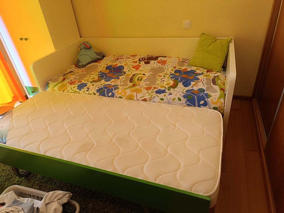 Móvel quarto cama dupla e roupeiro