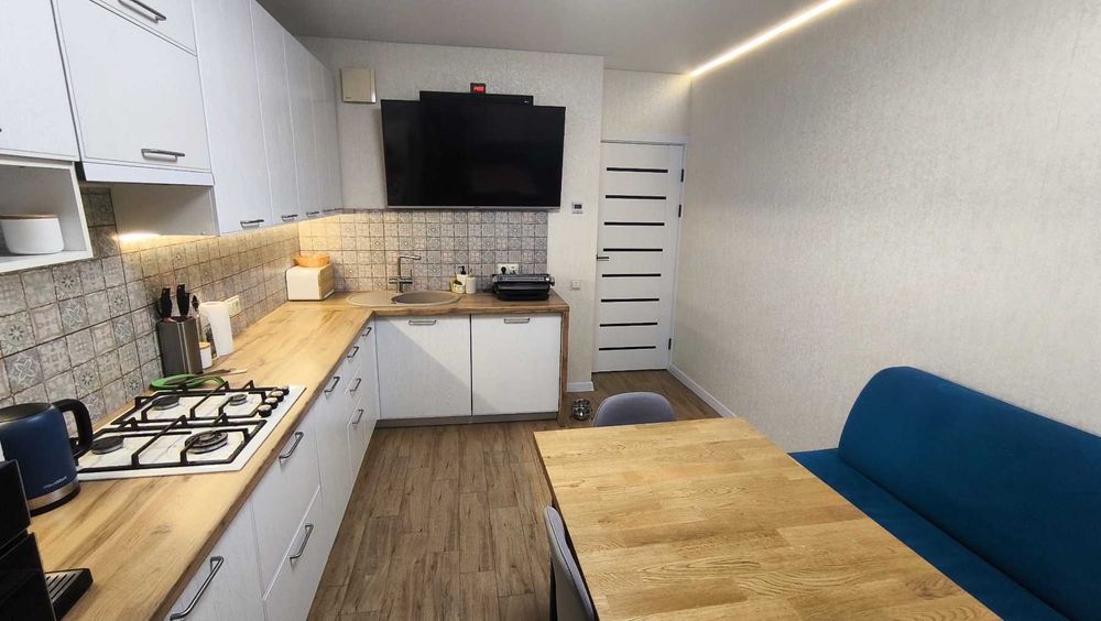 2 ком квартира в ЖК Острова. есть газ.  2 этаж. Марсельская