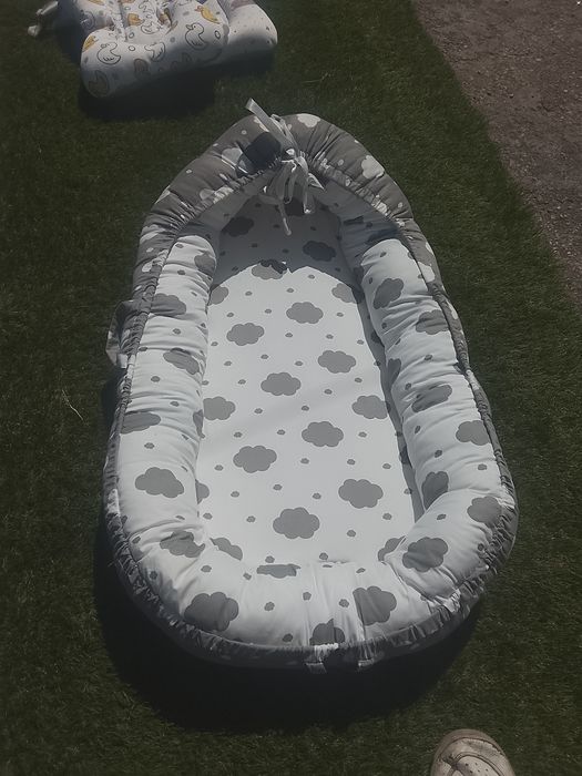 Espreguicadeira de bebe e berço de viagem