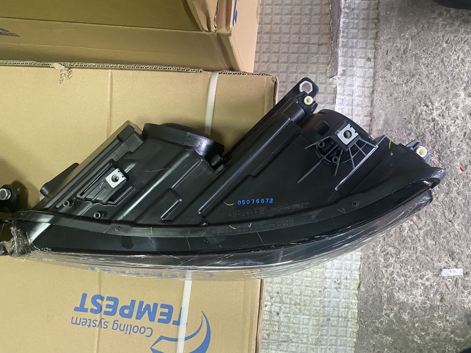 Фари VW Tiguan 2011-2017 року