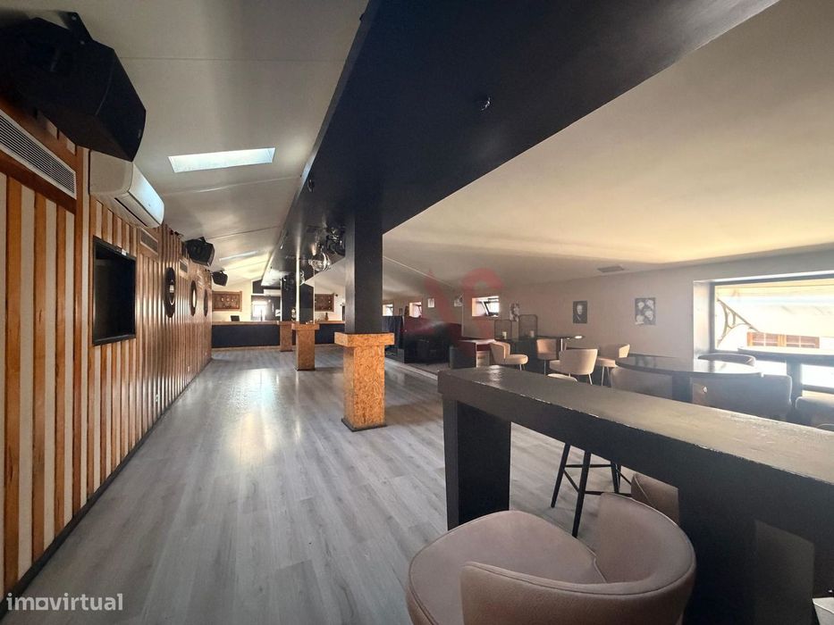 Trespasse – Bar / Espaço Noturno no Centro de Vizela – Em Pleno Funcio