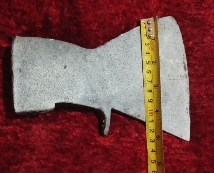 Старинный топор на продажу