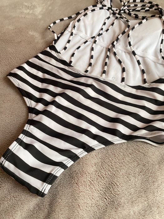 Купалиник жіночий . Стан нового.