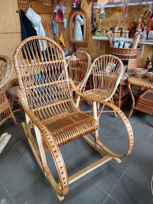 Кресло качалка из лозы