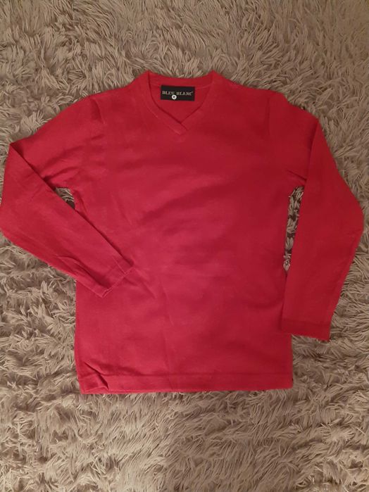 Cienki czerwony sweter