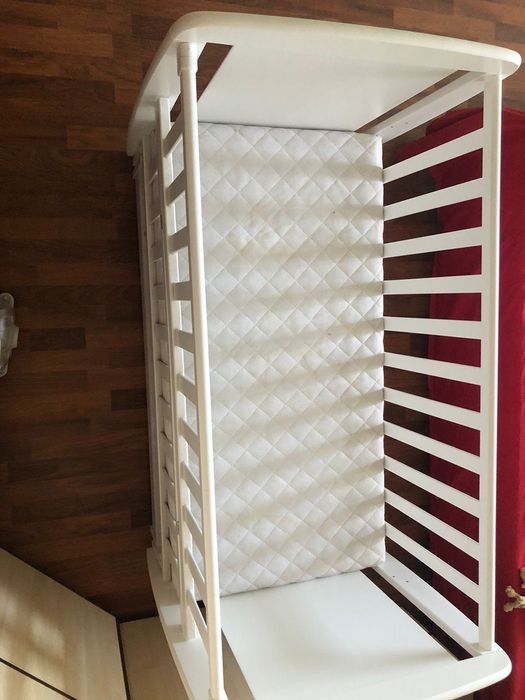 Дитяче ліжко з матрацом