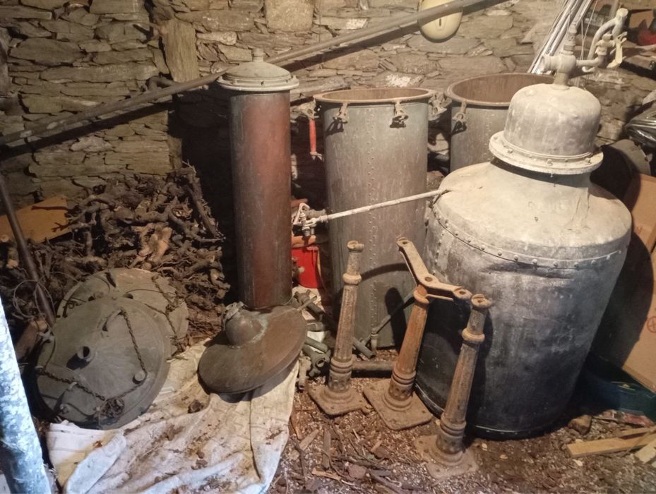 Vendo alambique de 2 colunas em bom estado