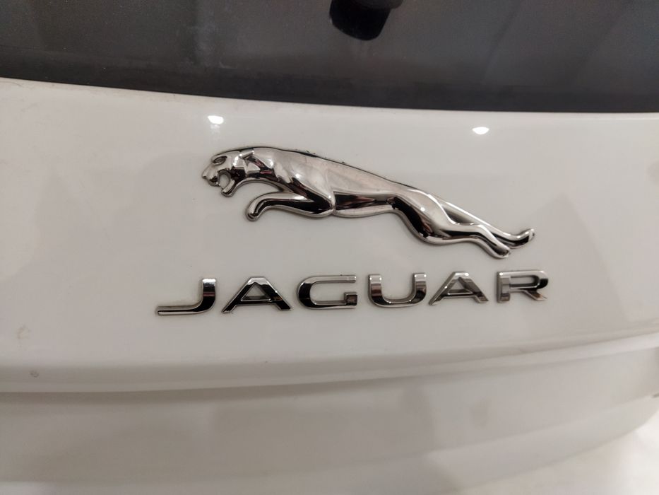 Крышка багажника Jaguar Е-Pace кришка ляда задня дверка