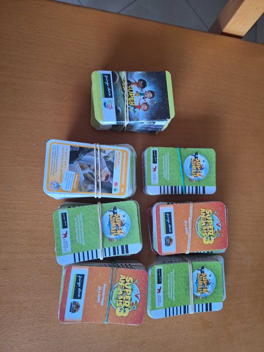 +940 Cartas e Cromos (Super Animais, Fortnite Dourados, Pokémon, Angry Birds)