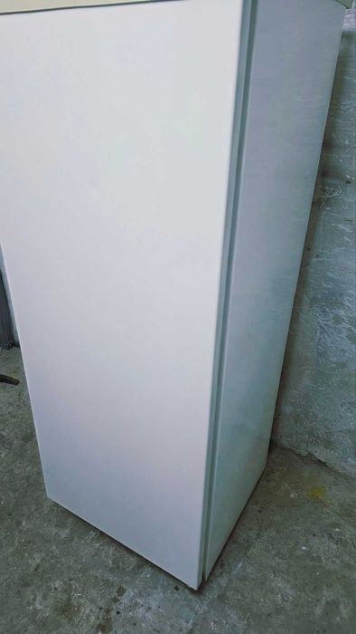 Рабочий надёжный холодильник, 1- камерный. для дачи.