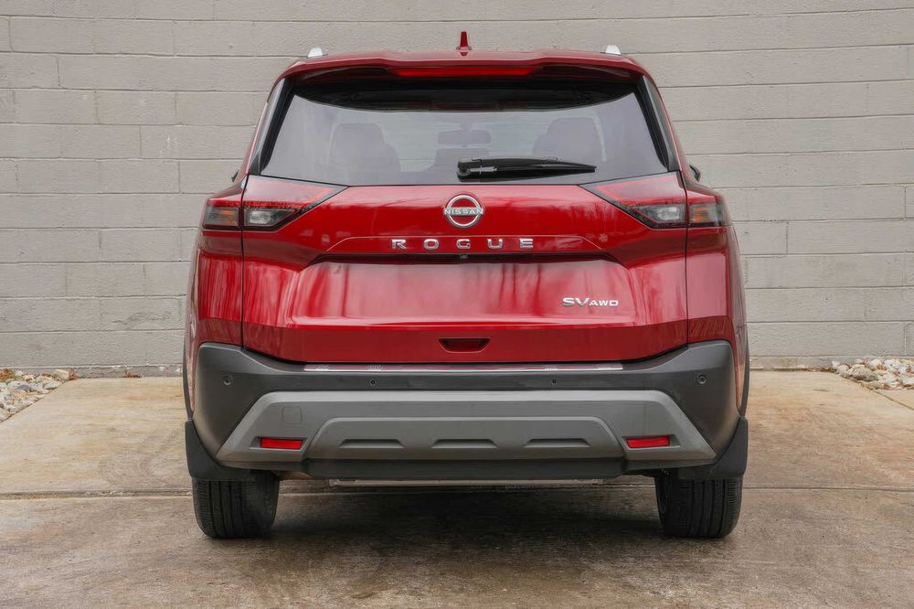 Nissan Rogue SV      2023
