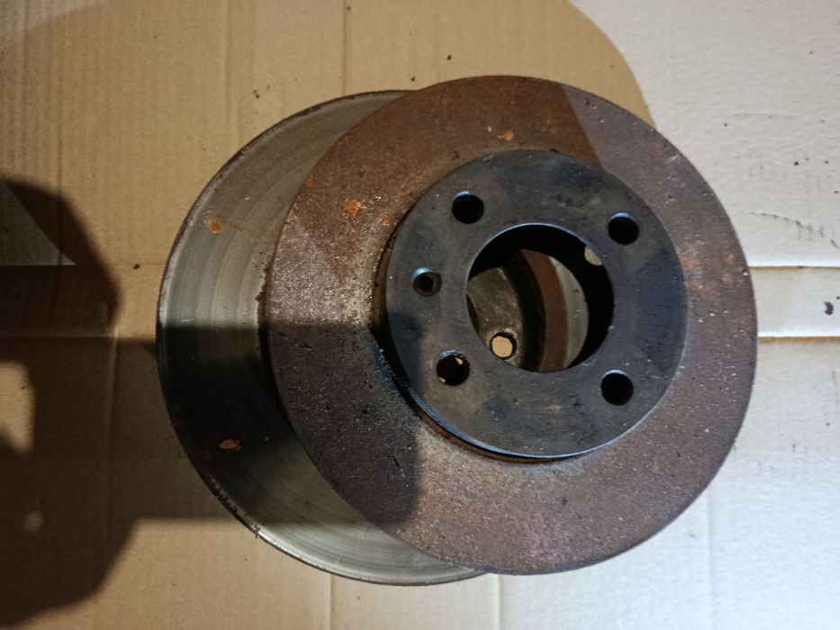 Тормозні, гальмівні диски Гольф2, передні