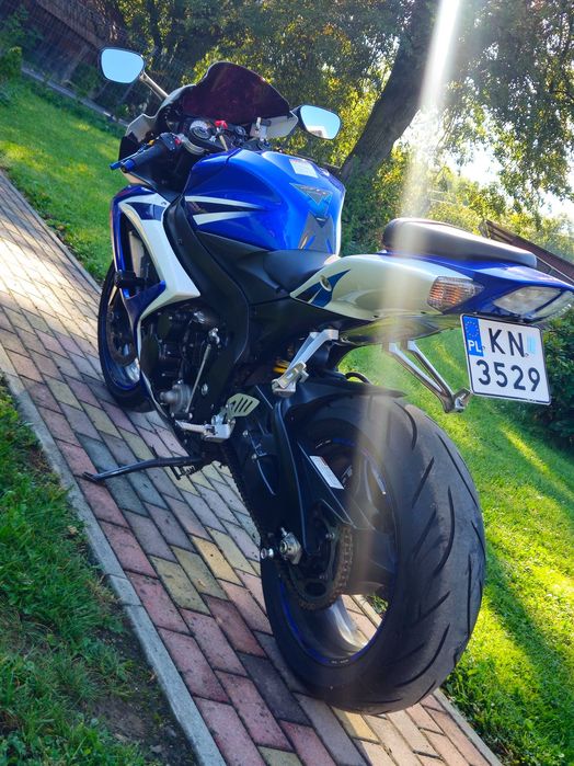 Piękne Suzuki gsxr750 150km