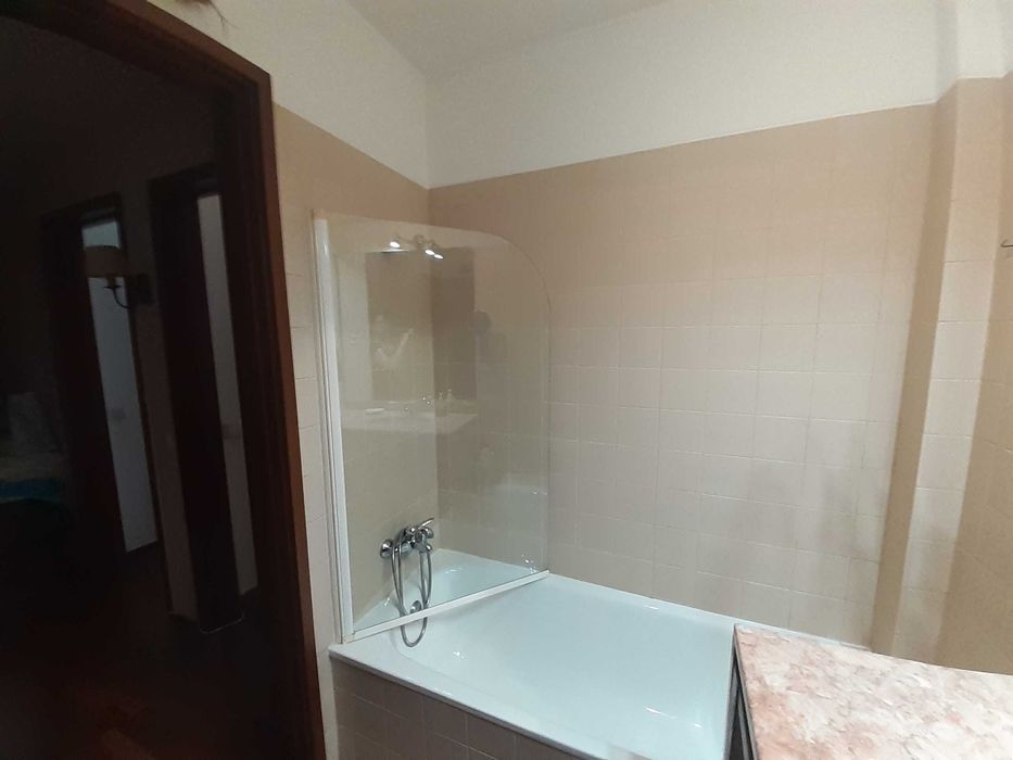 Vende-se T2  lugar de garagem e arrumos Matosinhos