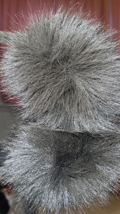 Класні теплі стильні хутряні хакі зелені навушники під песця