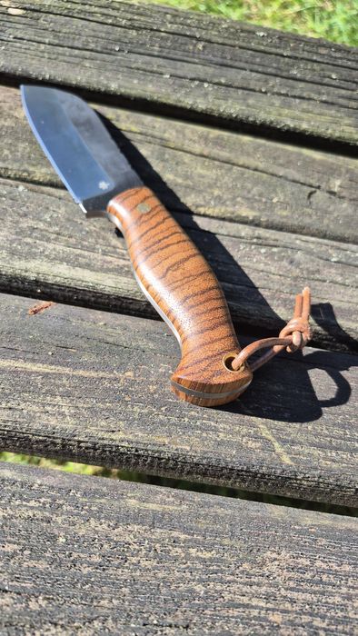 Nóż bushcraftowy ręcznie robiony